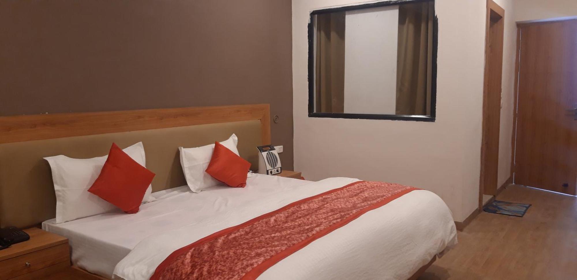 Khajurāho Greenwood Hotel المظهر الخارجي الصورة