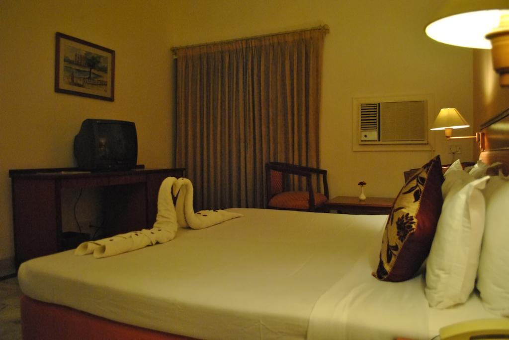 Khajurāho Greenwood Hotel الغرفة الصورة